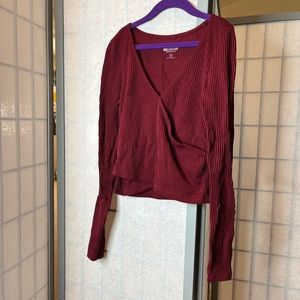 Hollister V-neck faux wrap long sleeved ribbed top in maroon